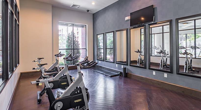 Apartment for rent at Allure, 5720 Carnegie Blvd, Charlotte, NC 28209