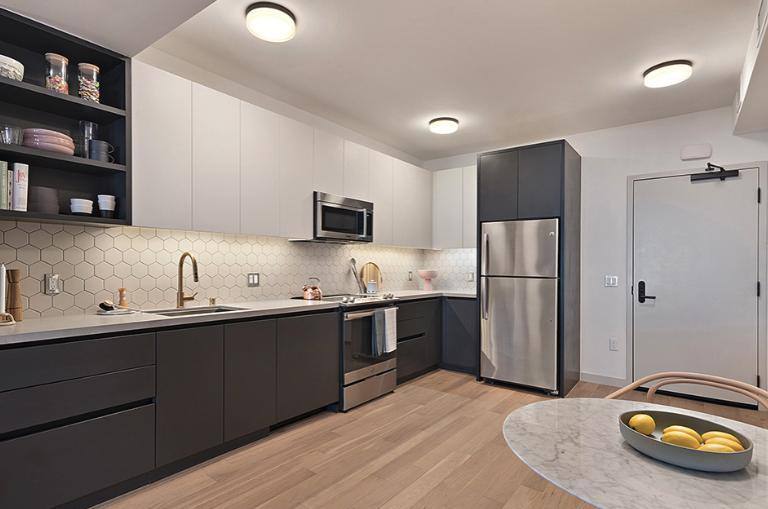 Apartment for rent at 6200 Hollywood Blvd, Los Angeles, CA 90028