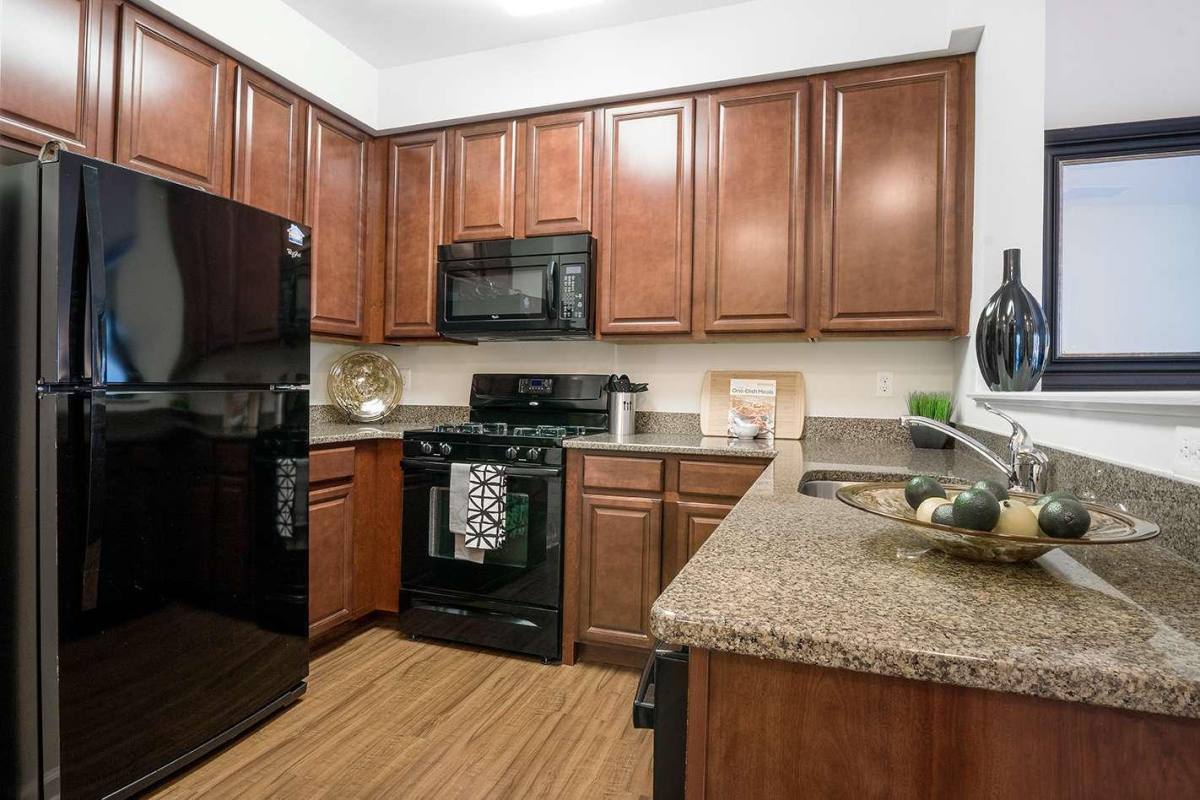 Townhouse for rent at 900 Grand Central Dr, Trenton, NJ 08619