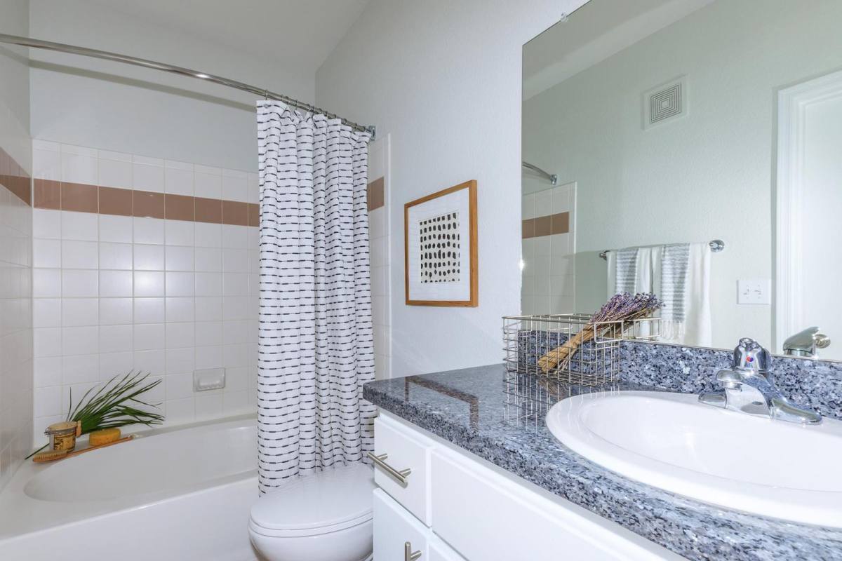 Apartment for rent at 222 W Clarendon Ave, Phoenix, AZ 85013