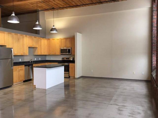 Apartment for rent at 240 Canal St, Lawrence, MA 01840