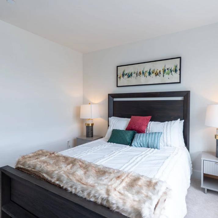 Apartment for rent at 1 Woodlake Blvd, Gurnee, IL 60031