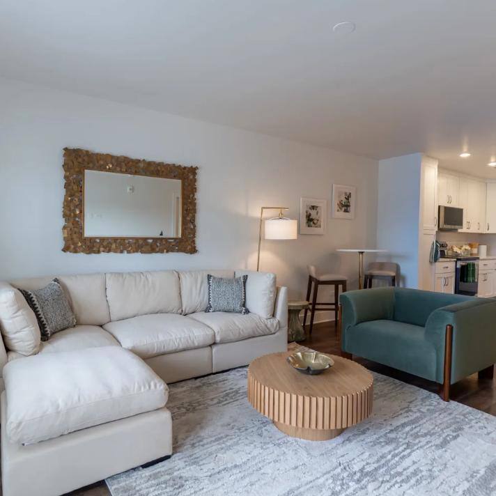 Apartment for rent at 1 Woodlake Blvd, Gurnee, IL 60031