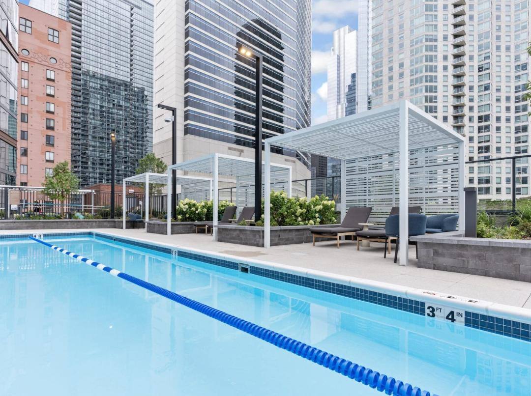 Apartment for rent at 350 N Canal St, Chicago, IL 60606