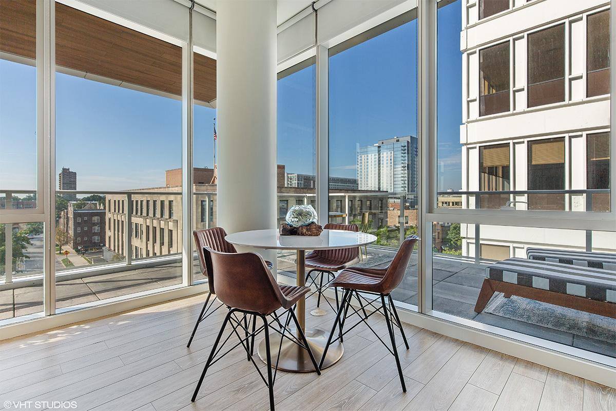 Apartment for rent at 1000 Lake St, Oak Park, IL 60301
