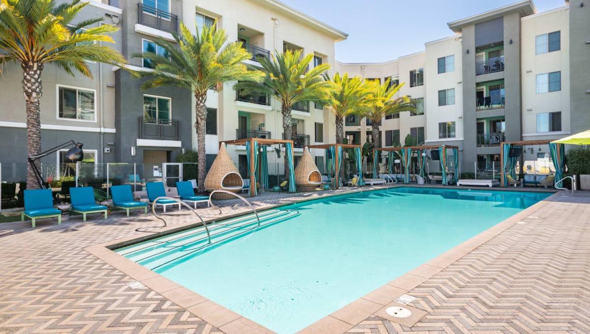 Apartment for rent at 8583 Aero Dr, San Diego, CA 92123