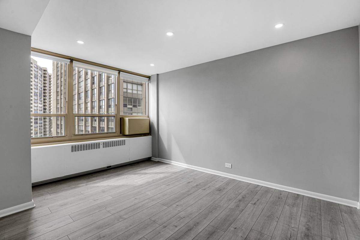 Apartment for rent at 3950 N Lake Shore Dr #1516, Chicago, IL 60613