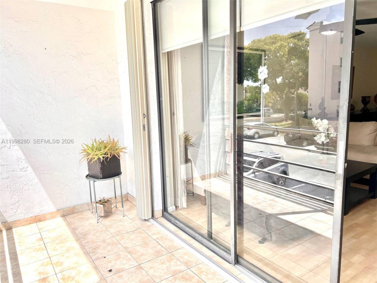 Condo for rent at 2841 Somerset Dr, Fort Lauderdale, FL 33311