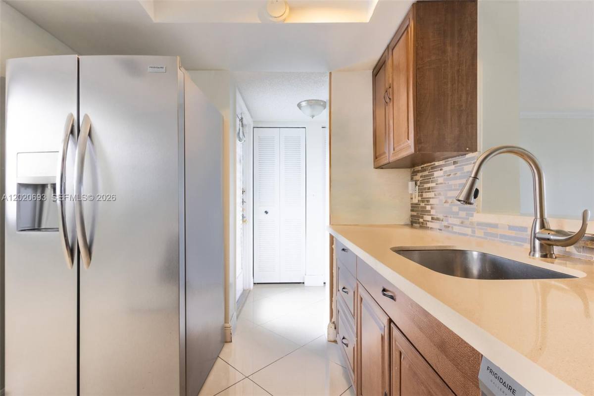 Condo for rent at 206 NW 18th St, Pompano Beach, FL 33063