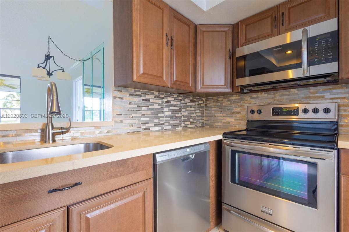 Condo for rent at 206 NW 18th St, Pompano Beach, FL 33063