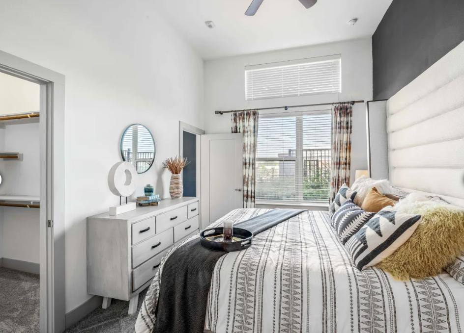 Apartment for rent at 220 E Broadway Ave, Fort Worth, TX 76104