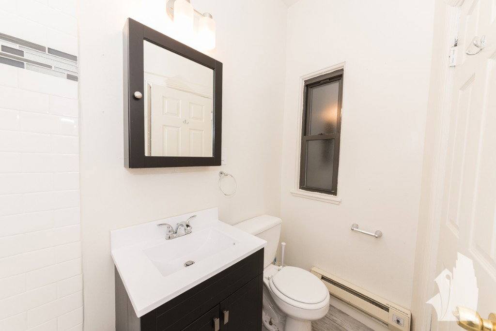 Apartment for rent at 1415 W Hutchinson St #3, Chicago, IL 60613