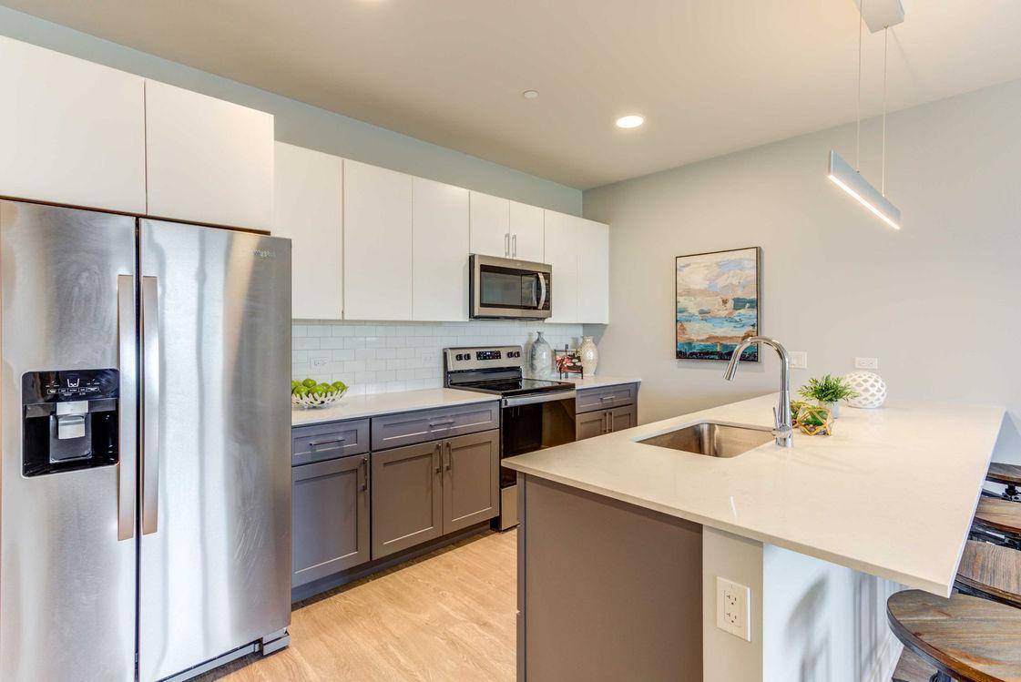 Apartment for rent at 3401 W Payton Place, Arlington Heights, IL 60005