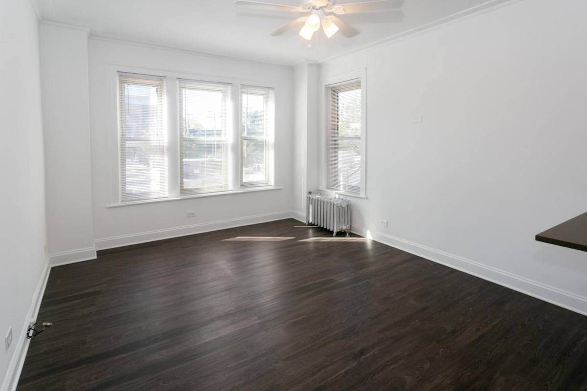 Apartment for rent at 5242 S Hyde Park Blvd, Chicago, IL 60615