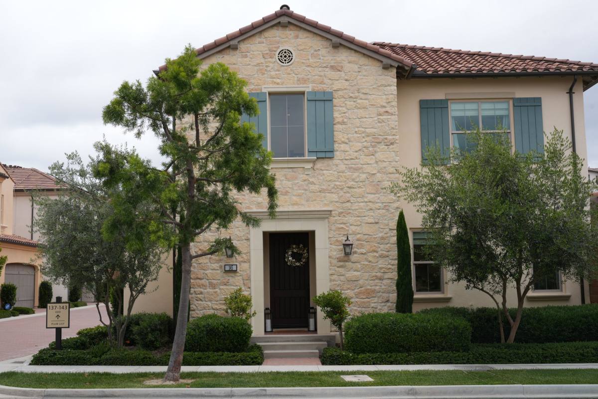 Apartment for rent at 145 Plum Lily, Irvine, CA 92618
