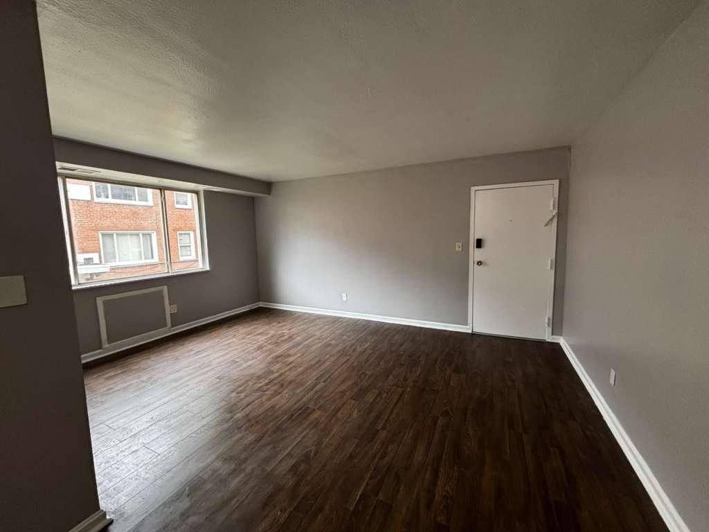 Apartment for rent at 13965 Superior Rd #107, Cleveland, OH 44118