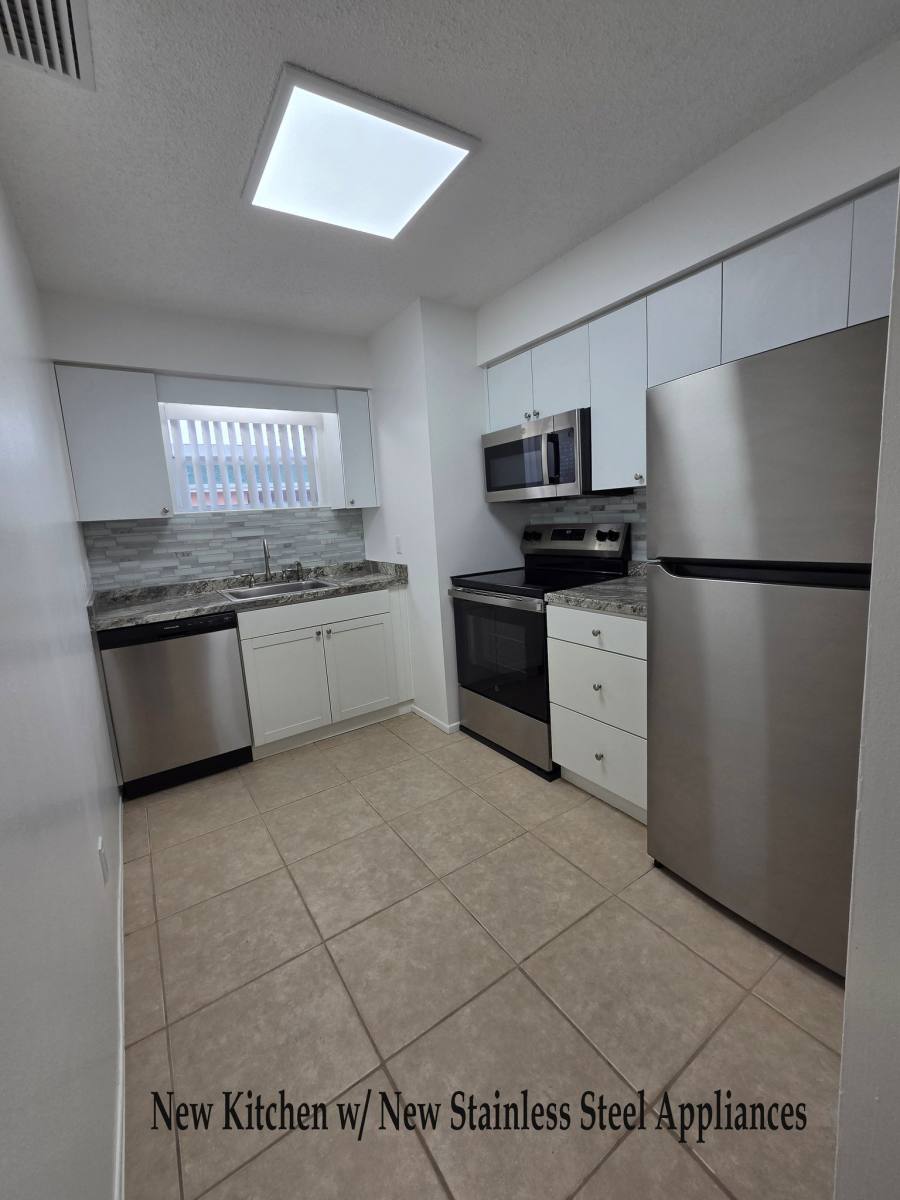 Apartment for rent at 3131 16th St N #4, Saint Petersburg, FL 33704
