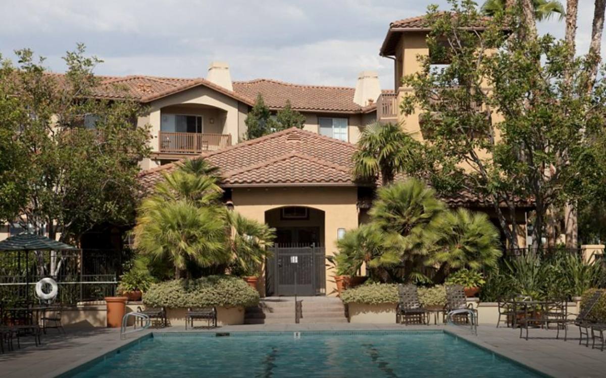 Apartment for rent at Rancho Monterey Apartment Homes, 100 Robinson Dr, Tustin, CA 92782