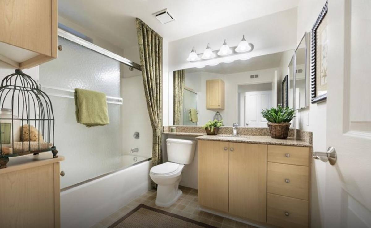 Apartment for rent at Rancho Monterey Apartment Homes, 100 Robinson Dr, Tustin, CA 92782