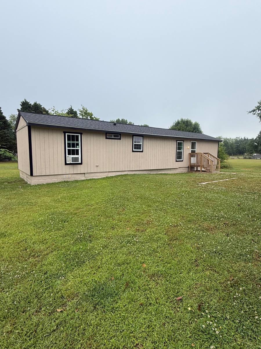 House for rent at 2020 W Barr Rd, Chocowinity, NC 27817
