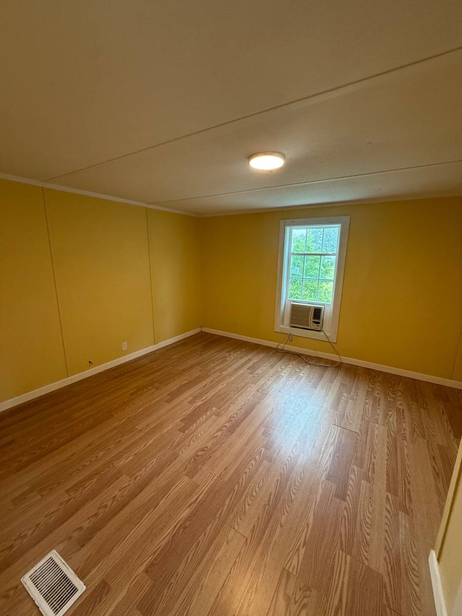 House for rent at 2020 W Barr Rd, Chocowinity, NC 27817