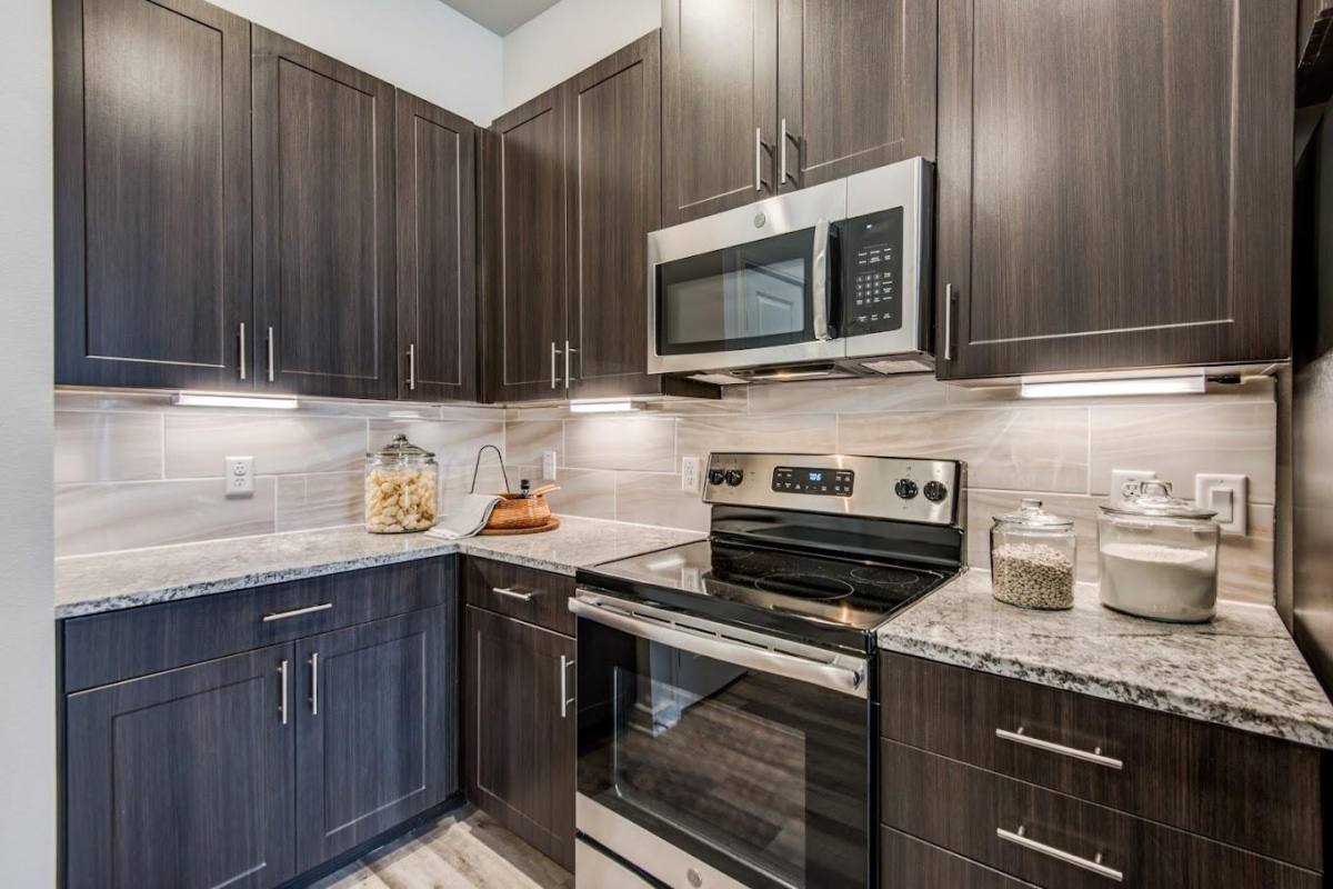 Apartment for rent at 13505 Inwood Rd, Dallas, TX 75244