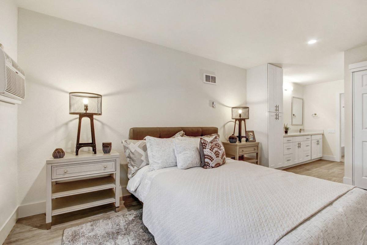 Apartment for rent at Woodcliff Apartment Homes, 3201 Overland Ave, Los Angeles, CA 90034