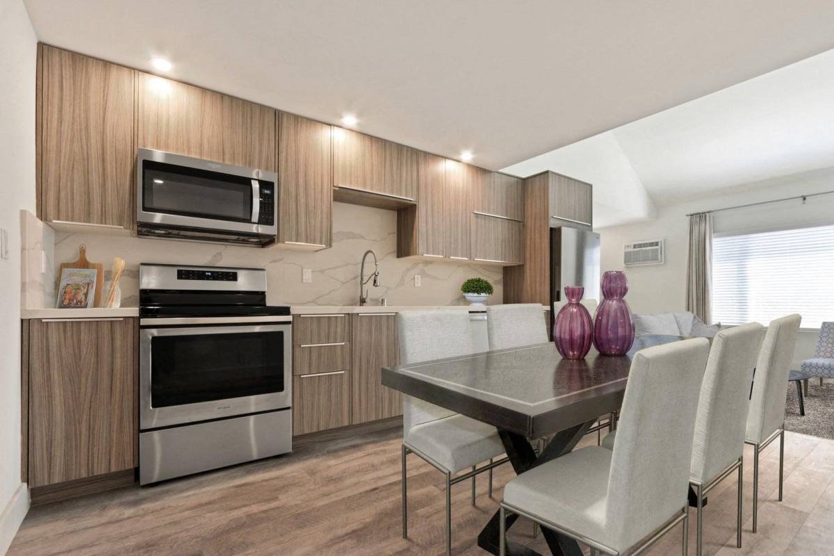 Apartment for rent at Woodcliff Apartment Homes, 3201 Overland Ave, Los Angeles, CA 90034