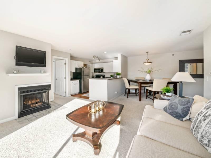 Apartment for rent at 348 Glenwood Dr, Bloomingdale, IL 60108