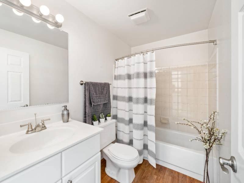 Apartment for rent at 348 Glenwood Dr, Bloomingdale, IL 60108