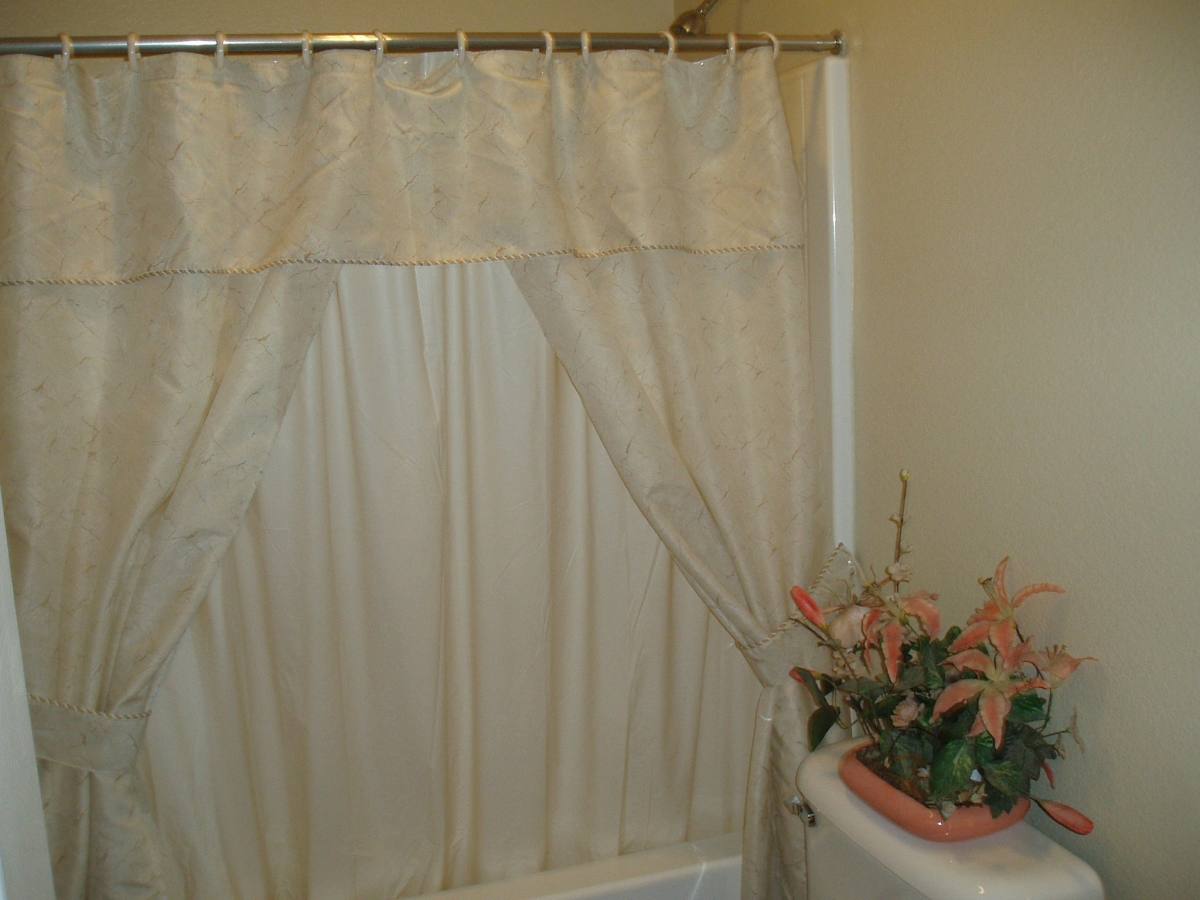 House for rent at 325 American Farms Ave, Lathrop, CA 95330