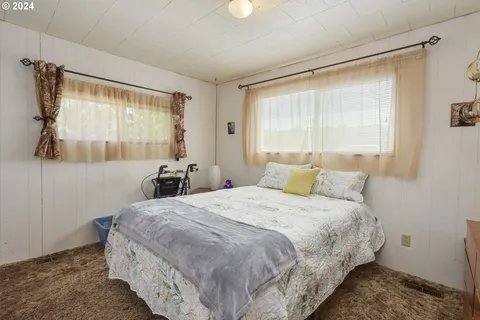 House for rent at 77427 Highway 216, Maupin, OR 97037