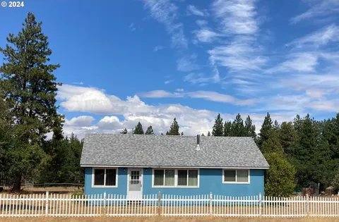 House for rent at 77427 Highway 216, Maupin, OR 97037