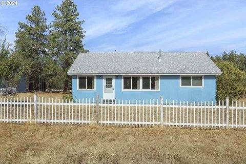 House for rent at 77427 Highway 216, Maupin, OR 97037