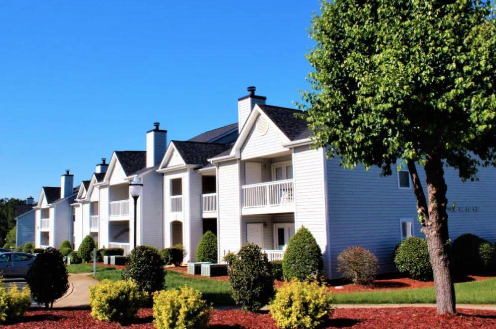 Apartment for rent at Brentwood Chase, 1654 Lowell Bethesda Rd, Gastonia, NC 28056