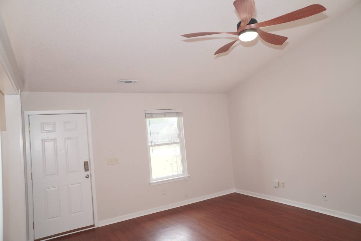 House for rent at 1133 Oakcrest Dr, Charleston, SC 29412