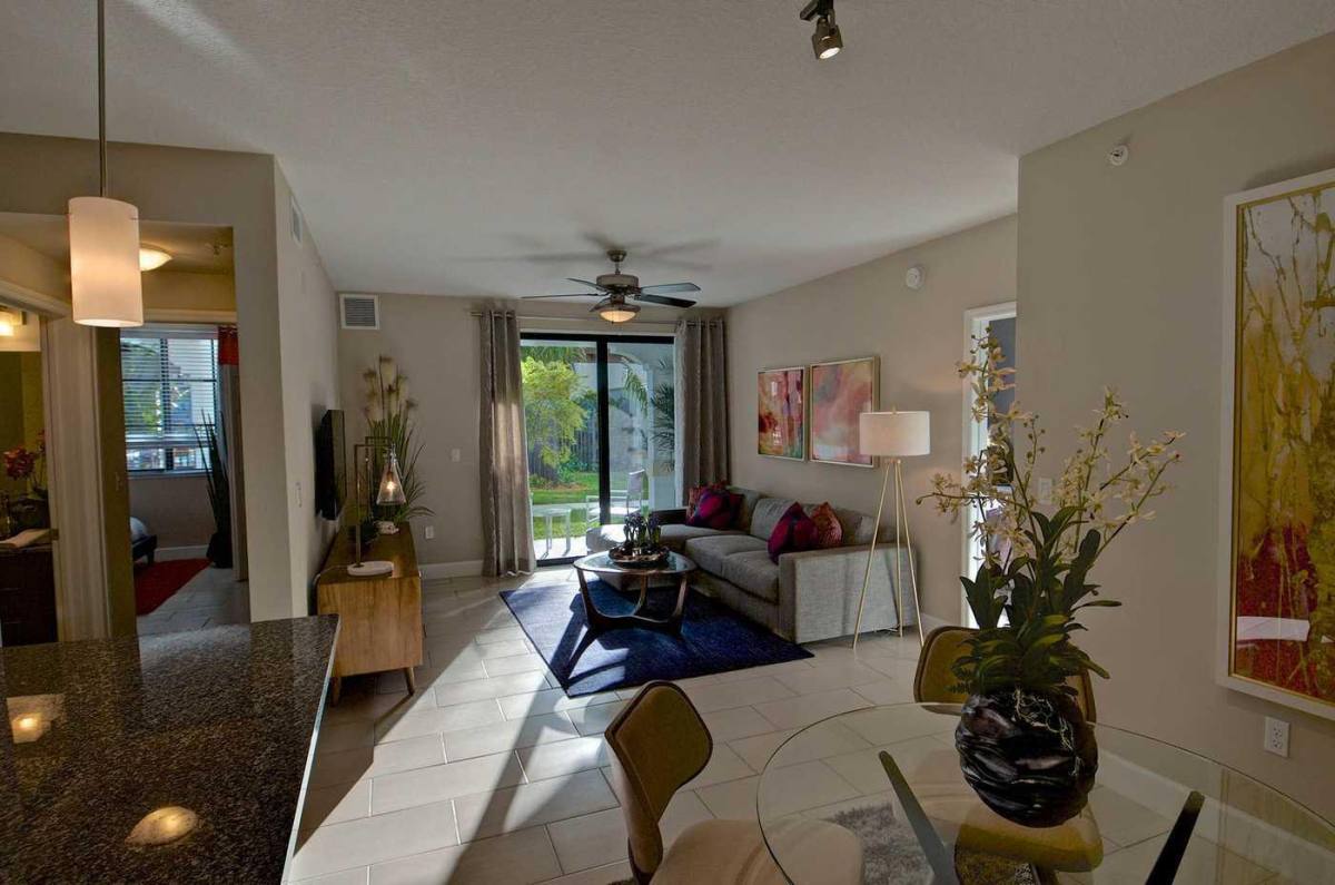 Apartment for rent at 12121 SW 43rd St, Hollywood, FL 33027