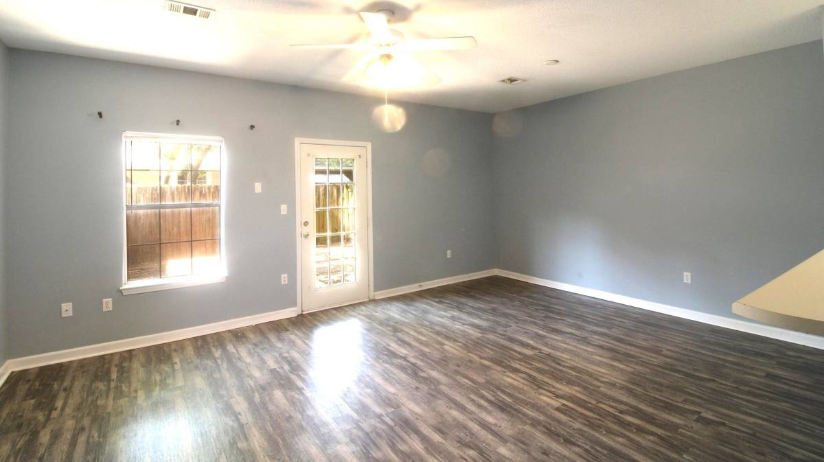 Townhouse for rent at 211 3rd St #J, Fort Walton Beach, FL 32548