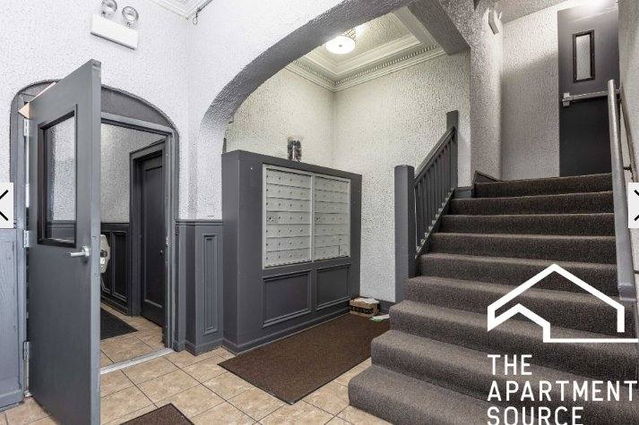 Apartment for rent at 711 W Belmont Ave #3, Chicago, IL 60657