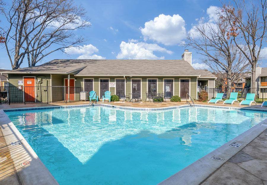 Apartment for rent at Cobble Hill, 6050 Oakland Hills Dr, Fort Worth, TX 76112