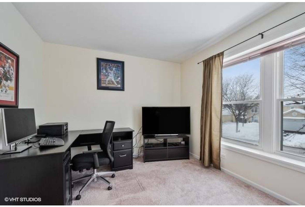 House for rent at 113 N Fiore Pkw, Barrington, IL 60010