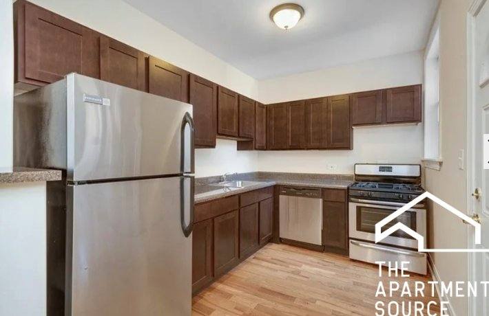 Apartment for rent at 624 W Cornelia Ave #N2, Chicago, IL 60657