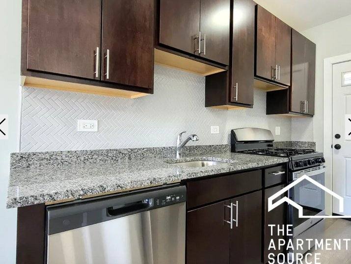 Apartment for rent at 624 W Cornelia Ave #N2, Chicago, IL 60657