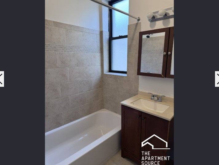 Apartment for rent at 628 W Cornelia Ave #E3, Chicago, IL 60657