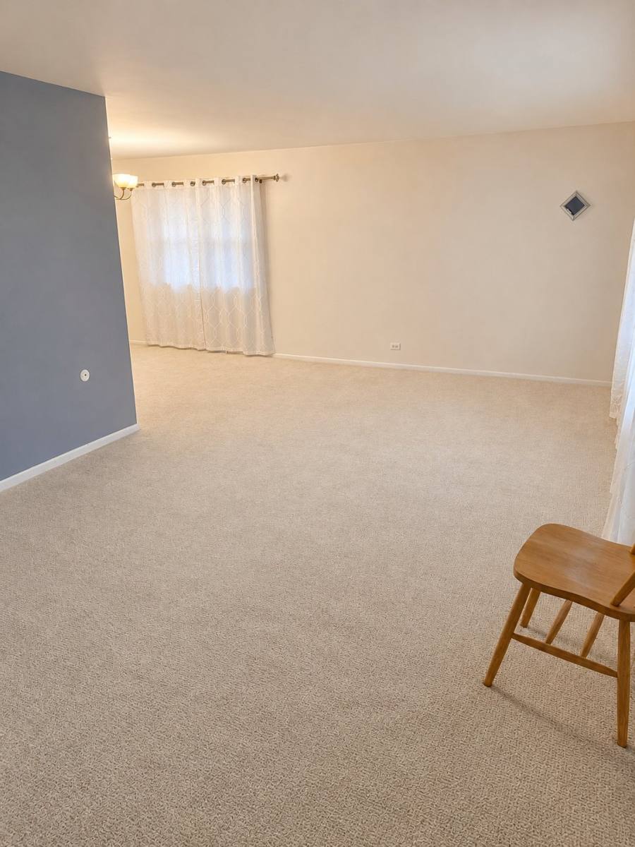 House for rent at 2156 E Old Hicks Rd, Palatine, IL 60074