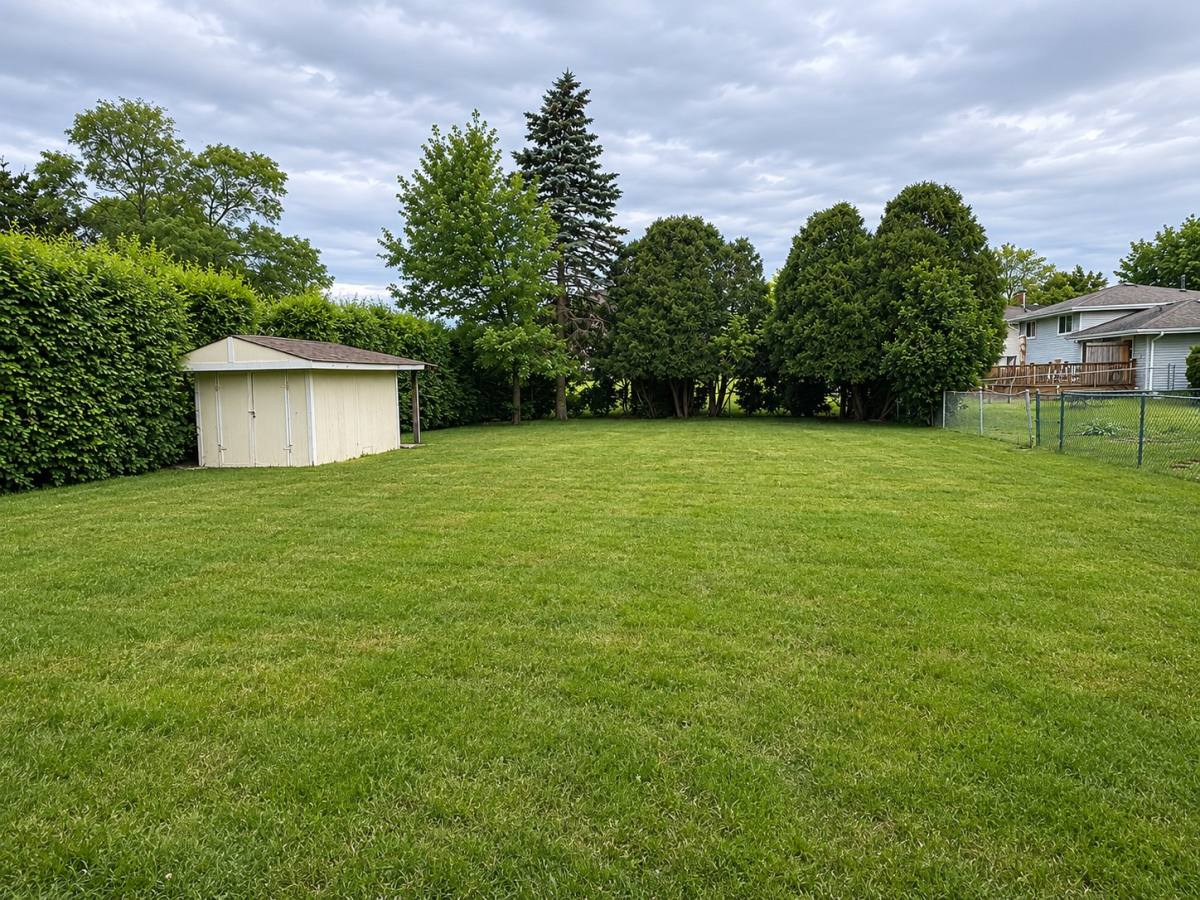 House for rent at 2156 E Old Hicks Rd, Palatine, IL 60074