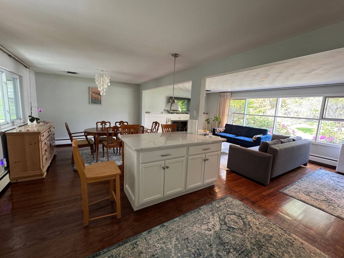 House for rent at 10 Oriole Rd, Wellesley Hills, MA 02481