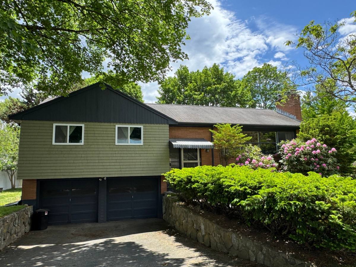 House for rent at 10 Oriole Rd, Wellesley Hills, MA 02481
