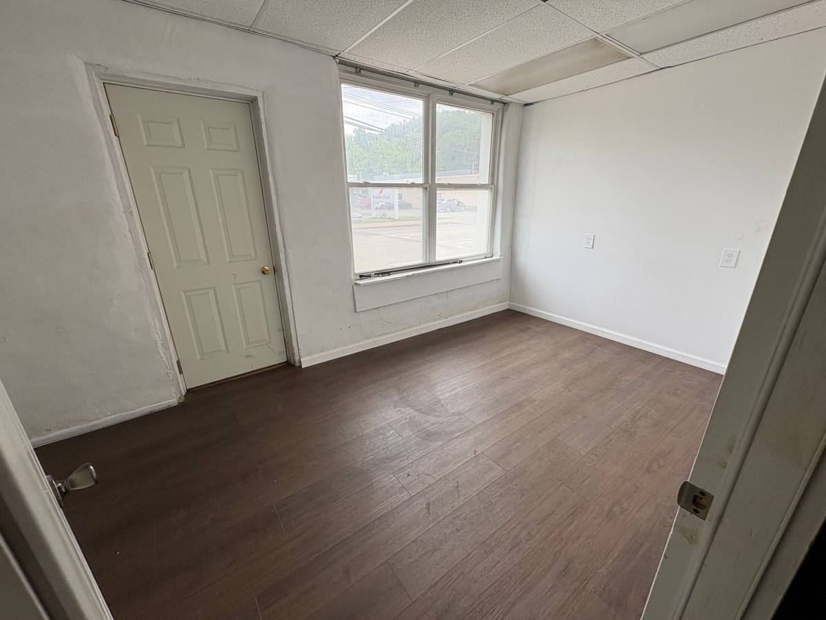 House for rent at 945 E Park Ave, Fairmont, WV 26554