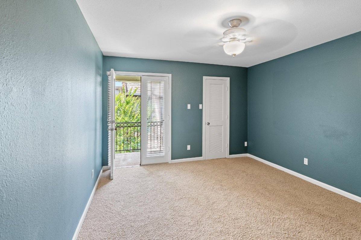Townhouse for rent at 5514 Beverlyhill St #2, Houston, TX 77056